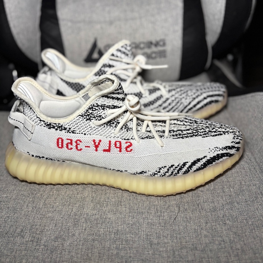 Men’s Yeezy Boost 350 V2 Zebra Size 13